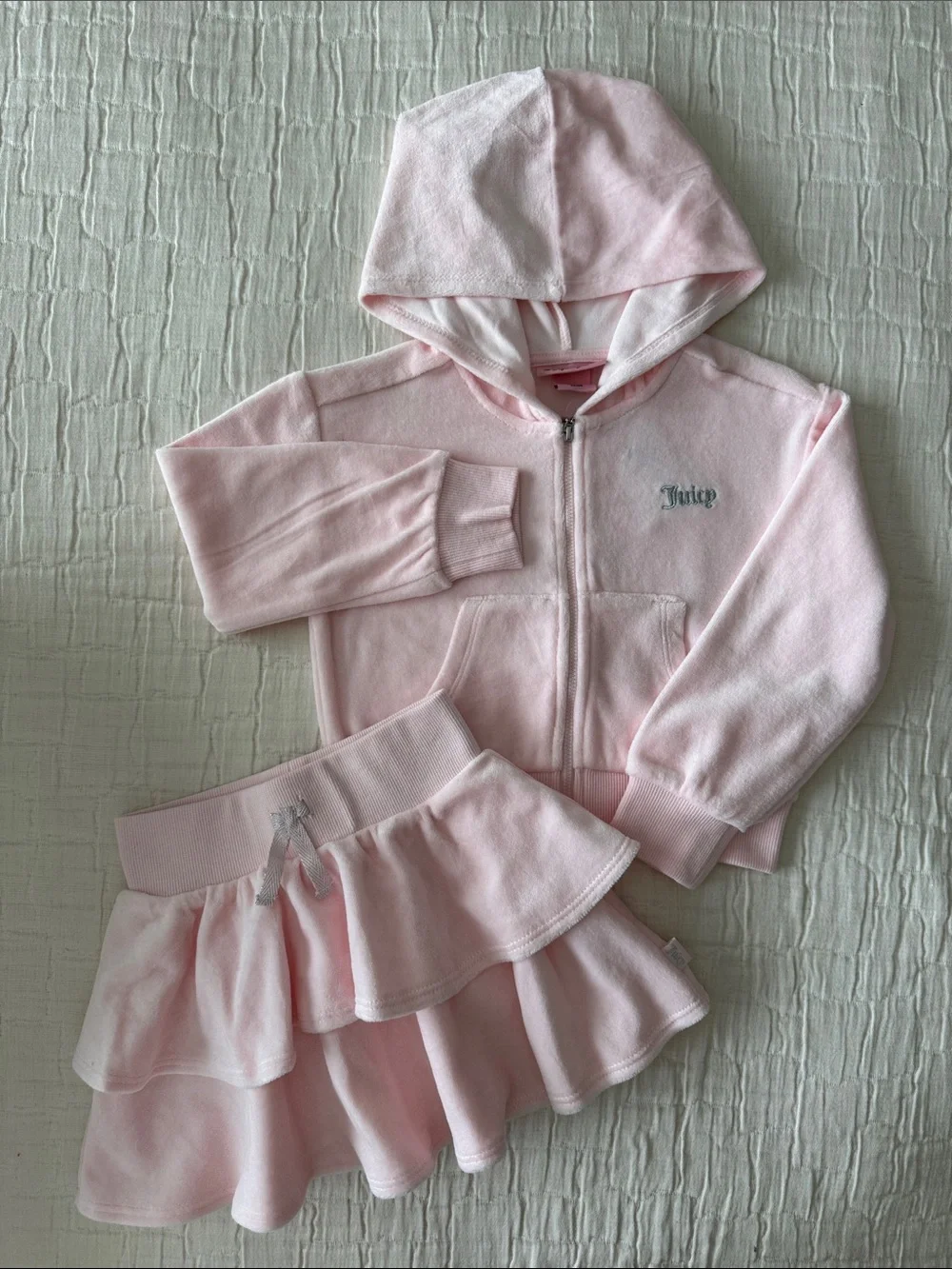 Juicy Couture NWT Pc Toddler Velour Hooded Zip and Skirt - Pink, Size 4T